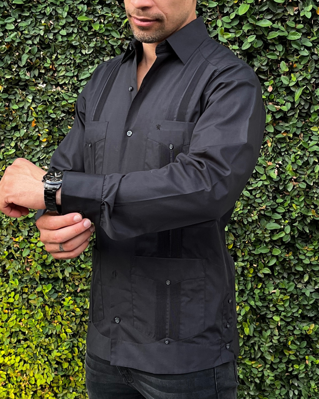 GUAYABERA NEGRO VICTORIA